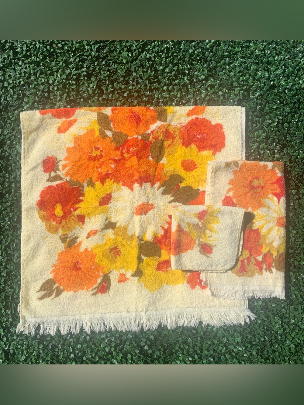 Vintage 70s Cannon yellow orange & red floral Bath Hand Towel & Washcloth Set
